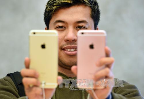 Cổ phiếu Apple rớt giá do iPhone giảm sức hút